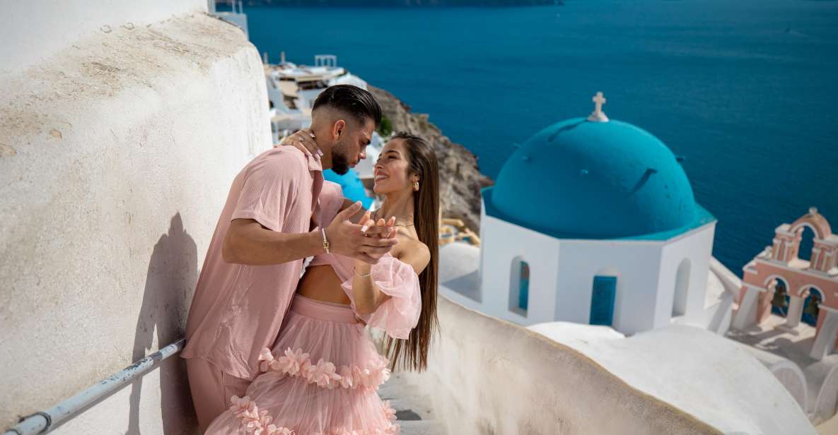 Oia: Couple Photoshoot With 50 Digital Edited Photos - Meeting and Logistics