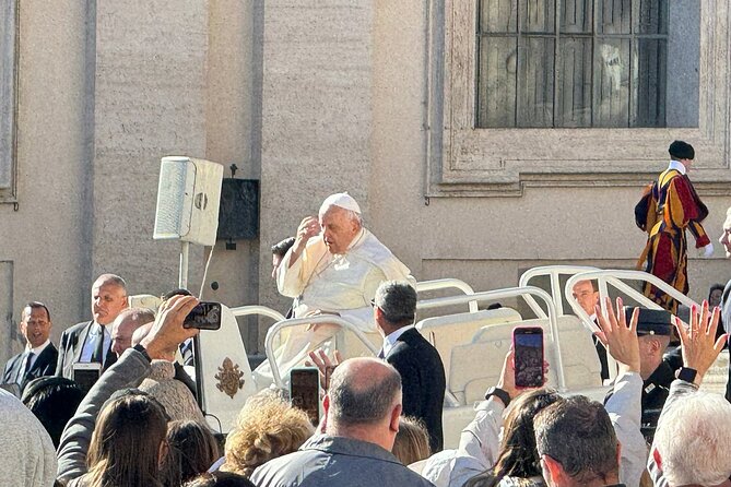 Papal Audience With Pope Francis - Experiencing the Audience