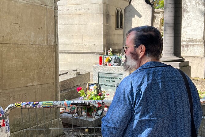 Paris: Haunted Père Lachaise Cemetery Guided Tour - Guided Exploration