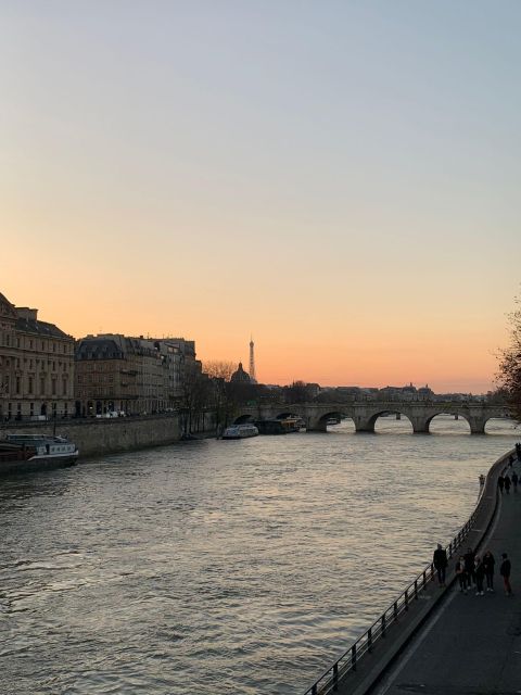 Paris: LGBTQ+ History Walking Tour - Visiting the Hôtel De Ville