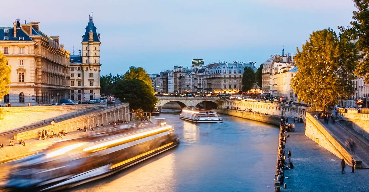 Paris: Night River Cruise On The Seine With Waffle Tasting - Indulge in Delectable Waffles Near the Eiffel Tower