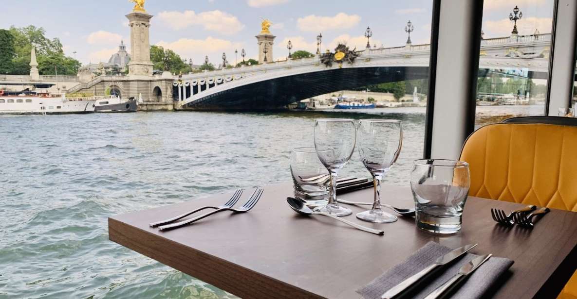 Paris: Seine River Bistronomic Dinner Cruise - Dining Experience