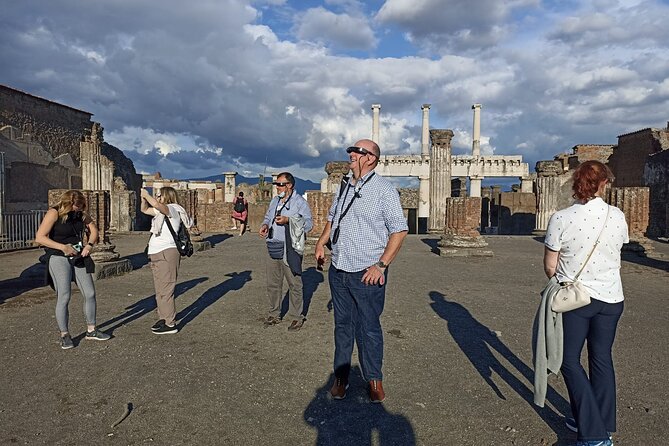 Pompeii: Walking Tour With 3D Glasses and With Entrance Ticket - Tour Duration and Accessibility