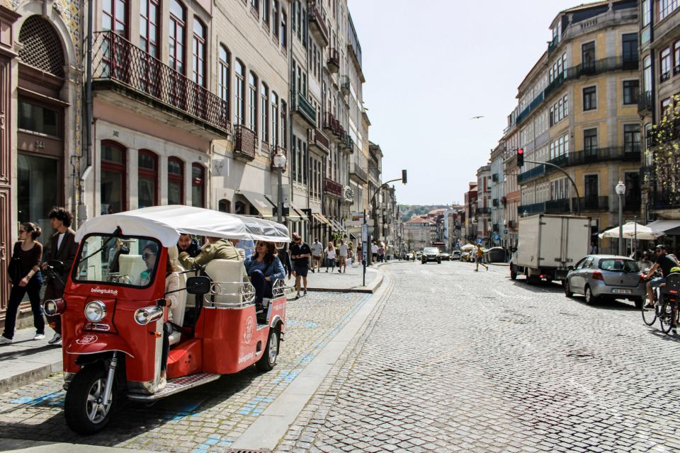 Porto: Guided City Tour by Tuk-Tuk and Douro River Cruise - Meeting Point