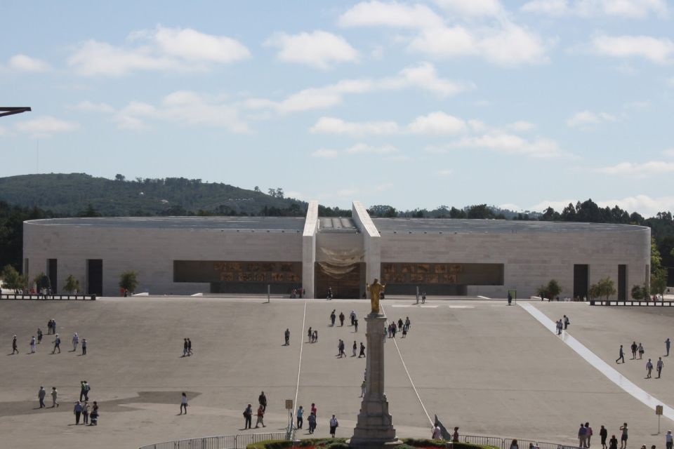 Private Fatima Full Day Tour From Lisbon - Transportation Details