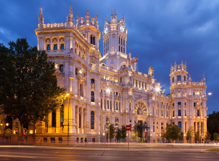 Private Guided Walking Tour in Madrid - Itinerary Highlights