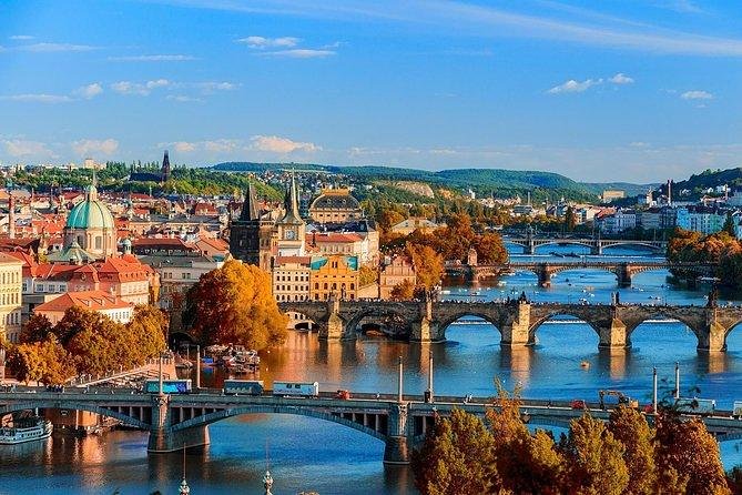 Private Transfer From Berlin to Prague With 2h of Sightseeing - Personalized Travel Experience