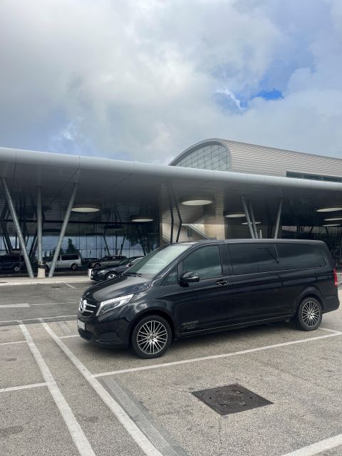 Private Transfer: Split Airport to City - Vehicle and Driver