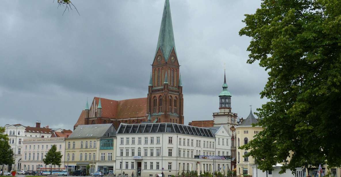 Schwerin: Private Guided Walking Tour - Architectural Gems of Schwerin