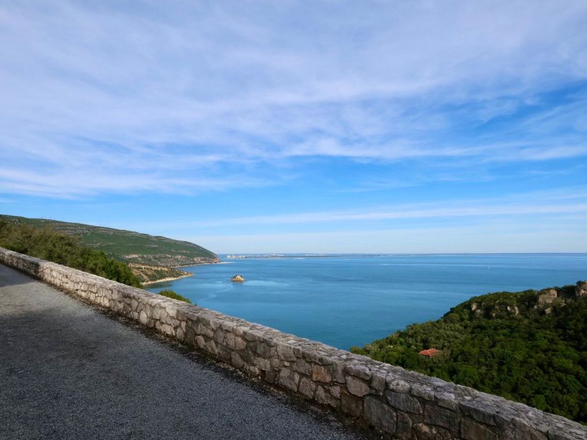 SESIMBRA | CAPE ESPICHEL TOUR (3h30) - Explore Arrábida by Sidecar