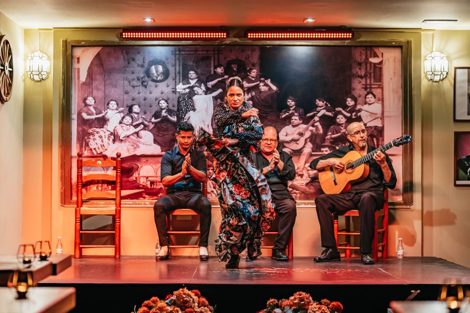 Seville: Flamenco Show With Andalusian Dinner at La Cantaora - Show Highlights