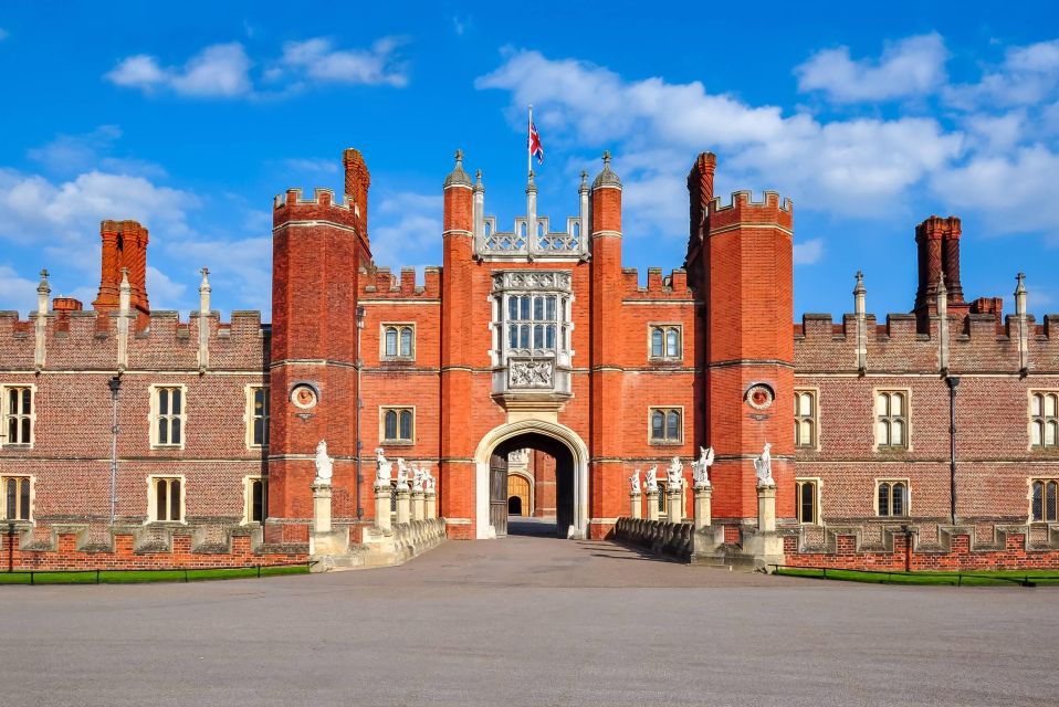 Skip-The-Line Hamptoncourtpalace Guided Day Trip From London - Included in the Tour