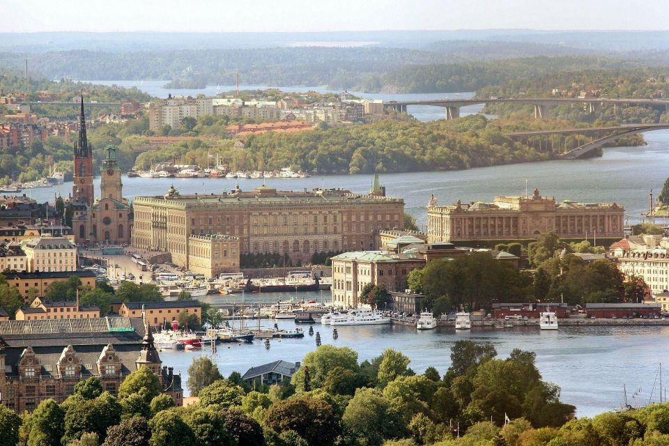 Stockholm Private Walking Tour - Experiencing Vibrant Stortorget