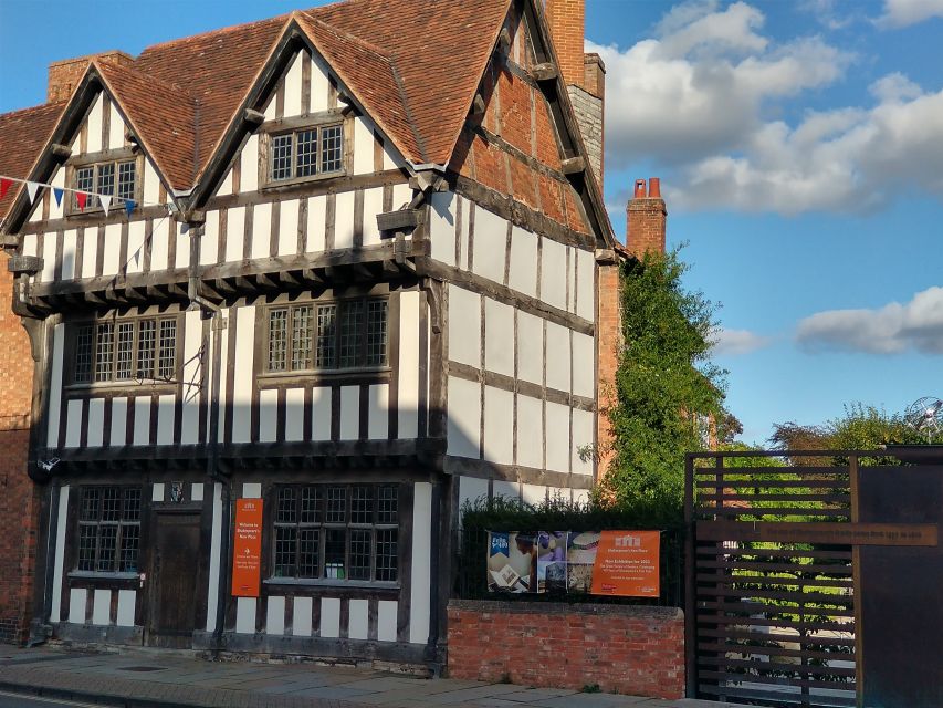 Stratford-Upon-Avon: The Famous Walk Talk Show - Tour Details and Pricing