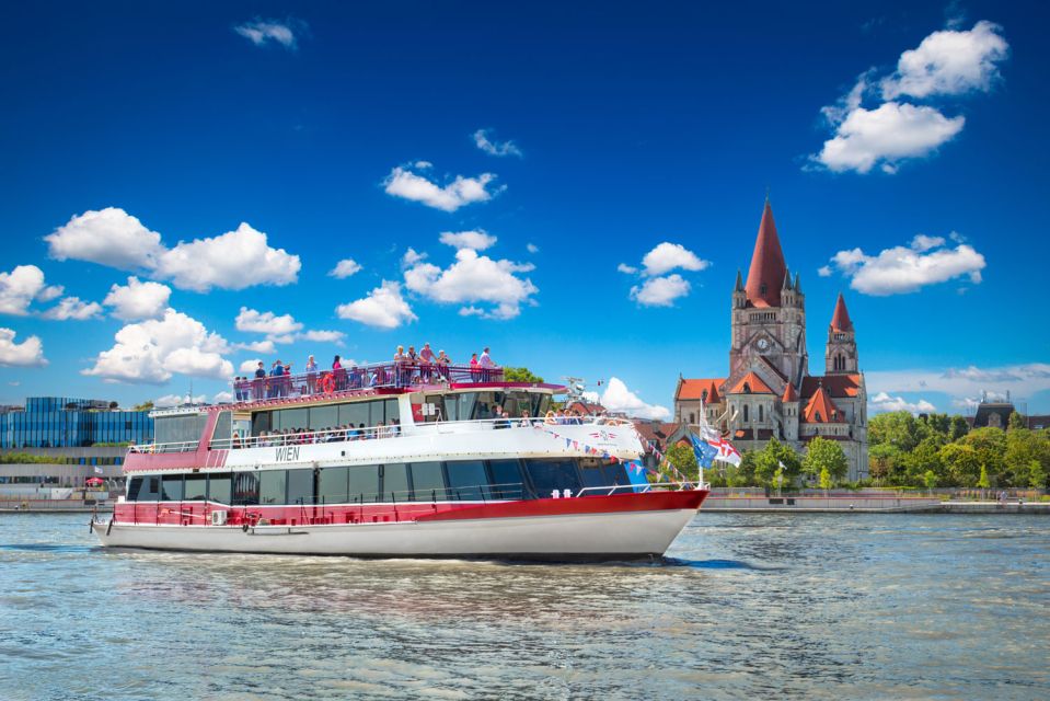 Vienna: Sightseeing Boat Tour With Lunch - Boat Features