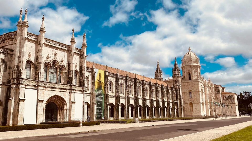 VIP FULL DAY TOUR LISBON & BELÉM - Alfama Viewpoint