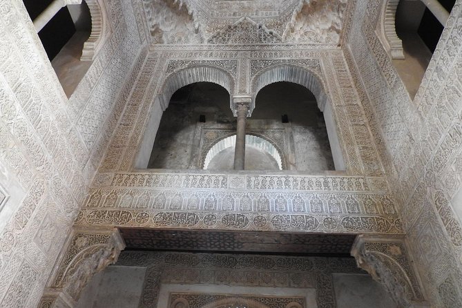 Visit Alhambra Diurnal (10 People) - Booking and Visitor Information