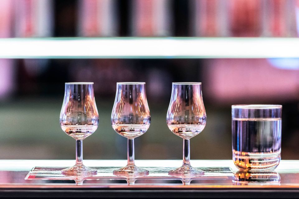 Warsaw: Praga District Tour With Vodka Museum and Tasting - Guided Tour Details