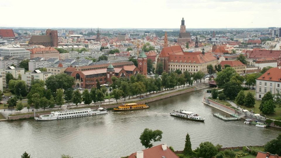 Wrocław: Short City Walk and Cruise - Walking Tour