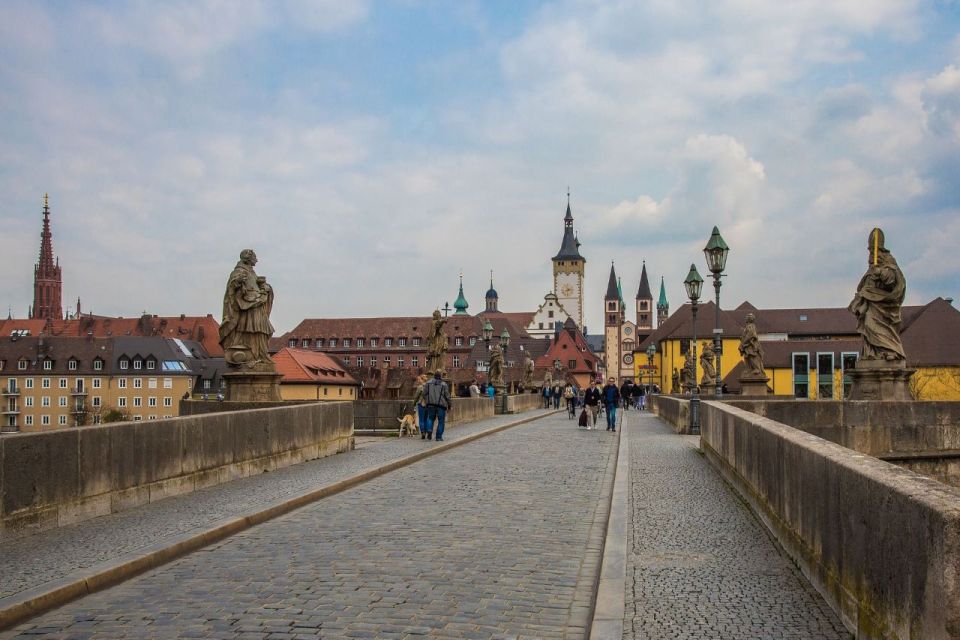 Würzburg: Private Walking Tour With Professional Guide - Marveling at Marienberg Fortress