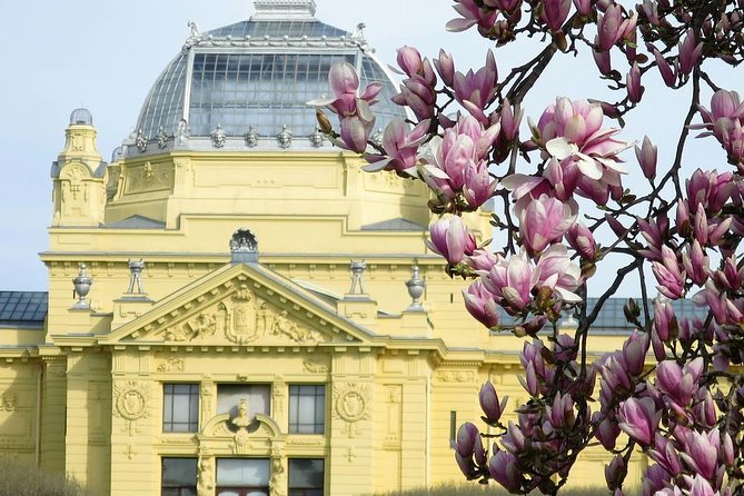 (120min) Zagreb All Around Tour-All of the Lower Town/Upper Town - Meeting Point and Pickup