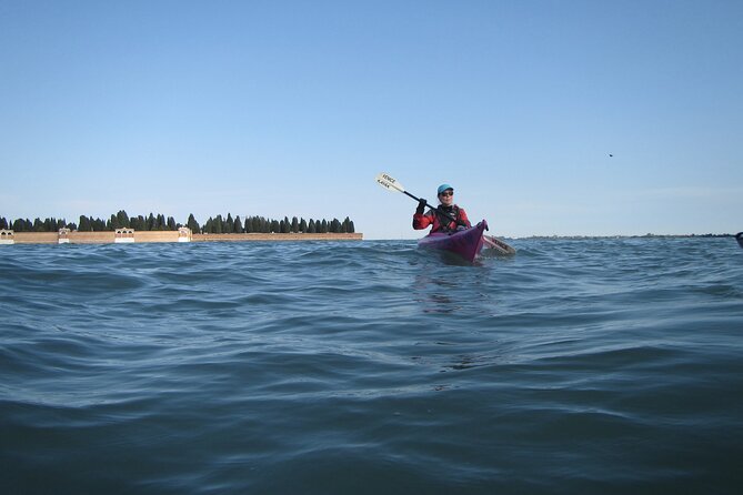 2 Hour Night Kayak Tour in Venice, Premium Experience With Sunset - Meeting Point and Logistics