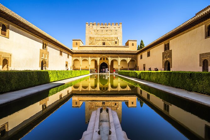 Alhambra Ticket and Guided Tour With Nasrid Palaces - Expert Official Guide