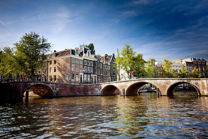 Amsterdam Highlights 1-Hour Canal Cruise With Audio Guide - Public Transportation Access