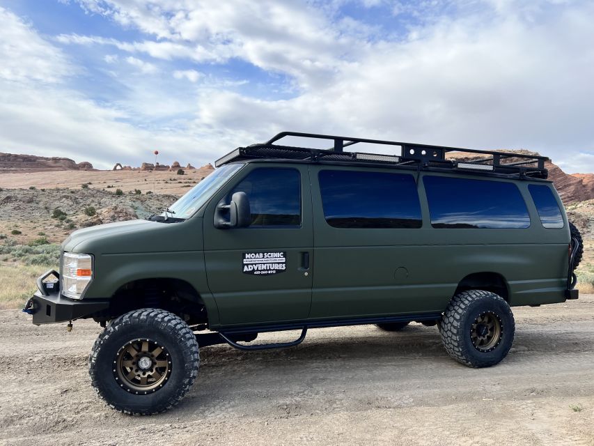 Arches National Park: Sunset Pavement Van Tour - Meeting Point and Arrival Time