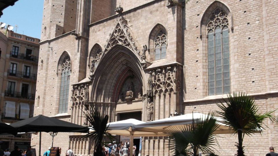 Barcelona: Tapas & Picasso Museum Guided Walking Tour - Meeting Point