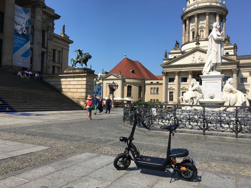 Berlin: E-Scooter Tour - Landmarks Along the Way