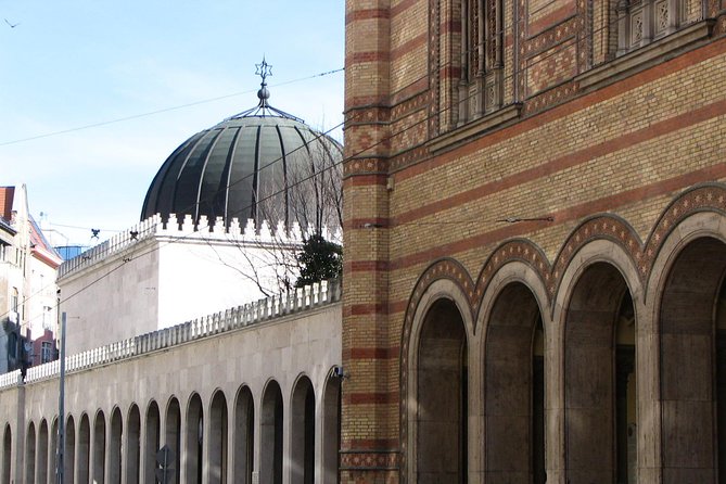 Budapest Dohany, Heroes, Rumbach Synagogues & Jewish Ghetto Tour - Significance of the Spinoza Theater