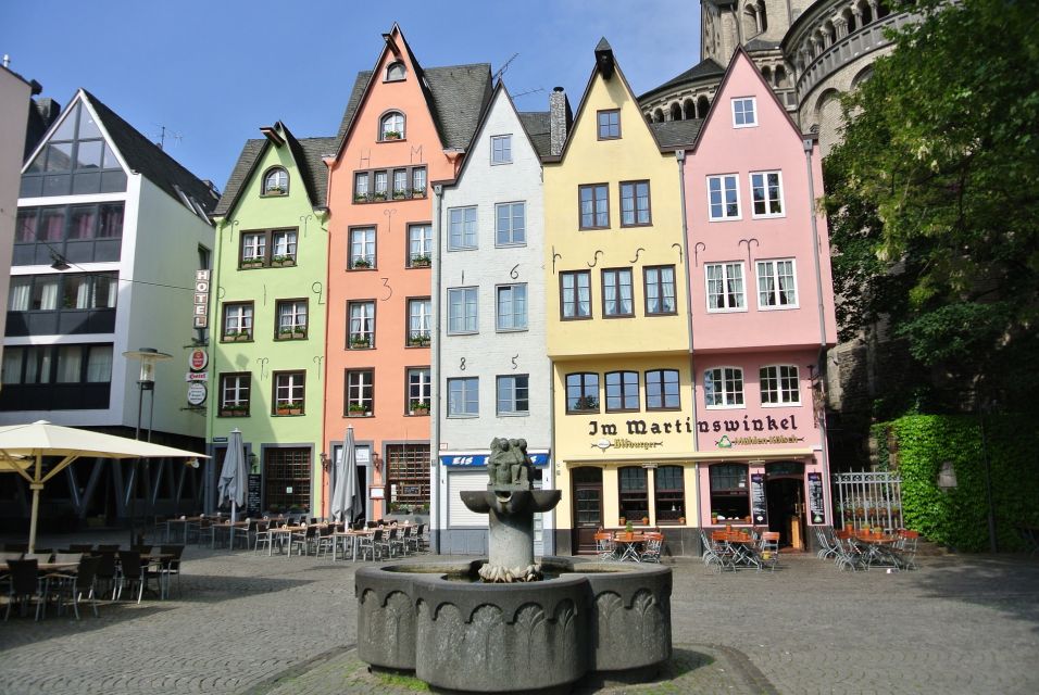 Cologne: Old Town Historical Walking Tour With GEO Epoche - Explore Old City Buildings