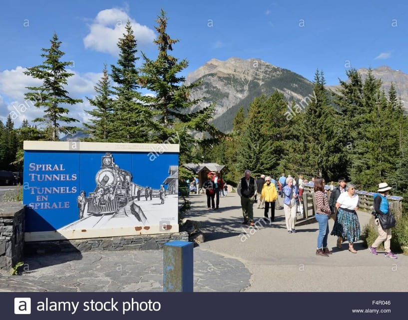 Day Tour: Lake Louise, Moraine Lake and Emerald Lake - Highlights of the Tour