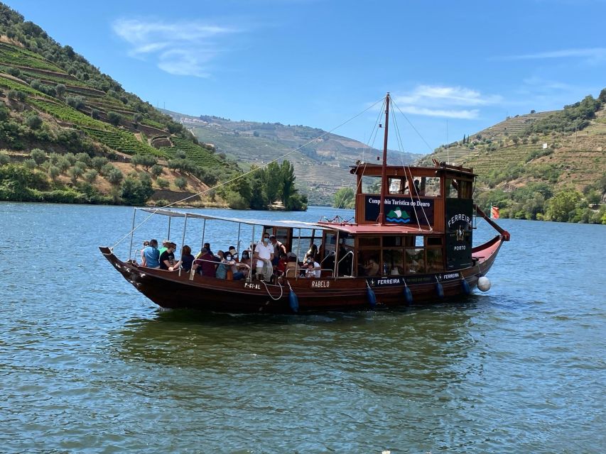 Douro Valley: 2 Vineyards, 1-Hour Cruise and Lunch - Navigating the Douro River