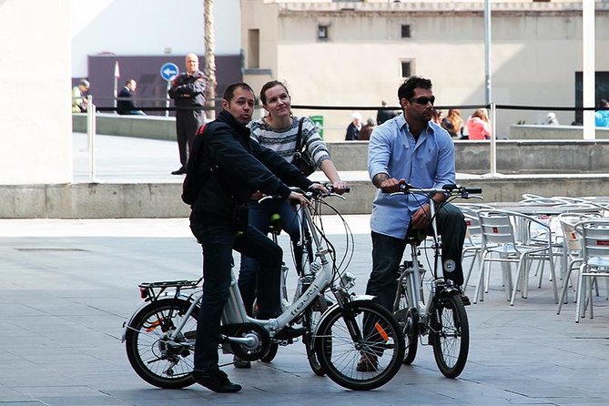 E-Bike Barcelona Highlights & Park Guell in Small Group - Practical Electric Bikes