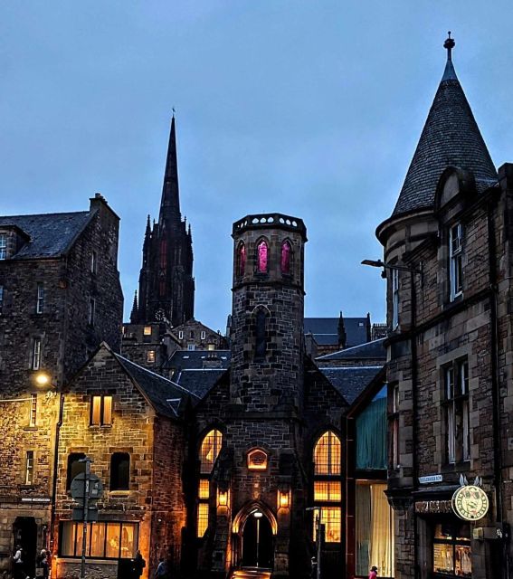 Edinburgh: Heart Of Old Town Private Walking Tour - Tour Description