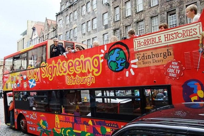 Edinburgh Rail Trip From London With Castle Entry and Hop-On Hop-Off Bus - Sights Along the Royal Mile