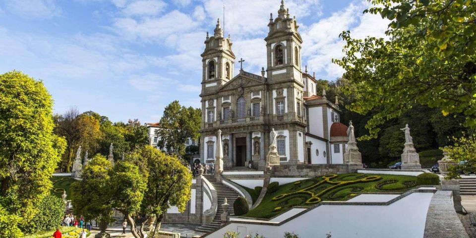 Enchanted Moments: Braga's Romantic Pathways - Archbishops Court