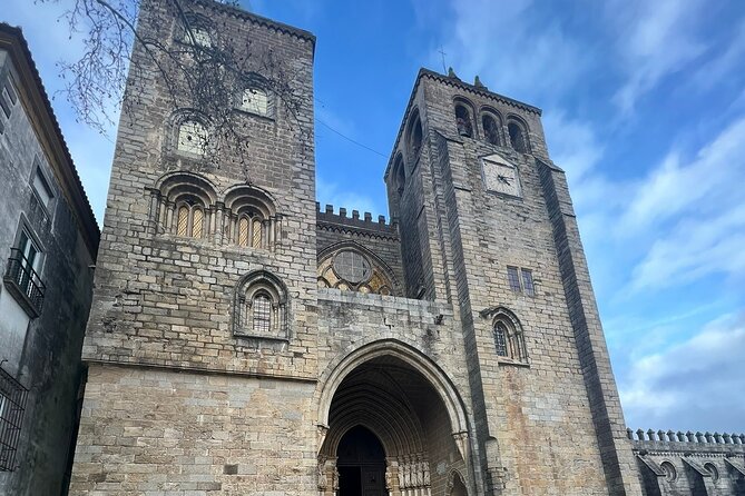 Évora: Private Walking Tour - Cancellation and Booking