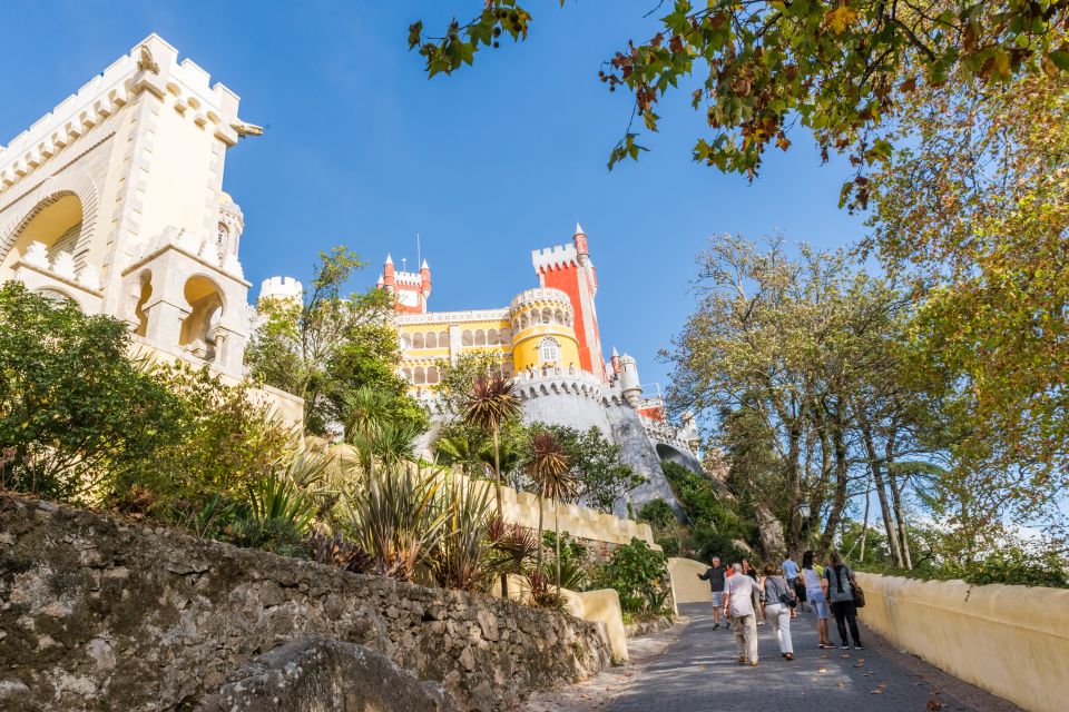 From Lisbon: Best of Sintra and Cascais Guided Day Tour - Uncover the Charm of Cascais