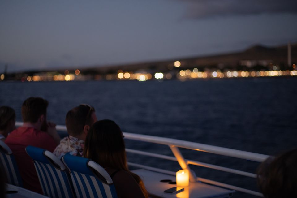 From Maalaea: Sunset Dinner Cruise Aboard the Quicksilver - Scenic Views and Ambiance