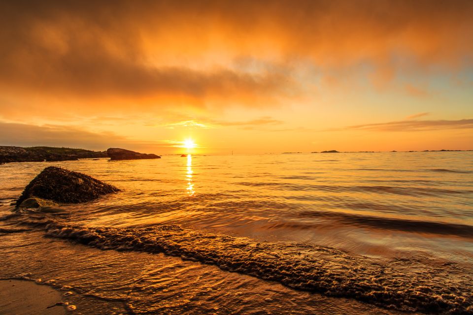 From Svolvær: Midnight Sun Photography Tour - Language Accessibility