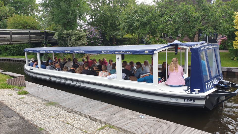 Giethoorn: 1 Hour Luxury Private Boat Tour With Local Guide - Booking and Cancellation Policy