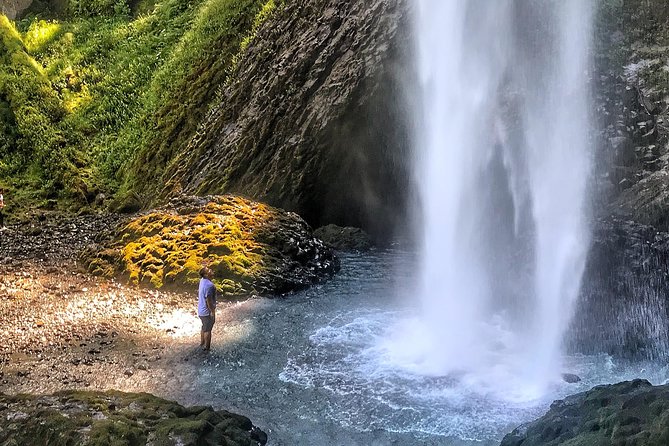 Half-Day Columbia River Gorge and Waterfall Hiking Tour - Meeting and Pickup