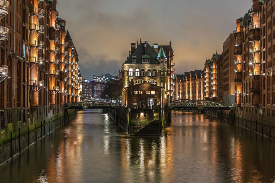 Hamburg: Highlights Self-Guided Scavenger Hunt and City Tour - Discover Hidden Gems in the City