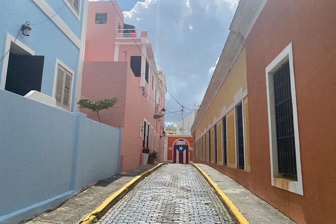 Historical Walking Tour of Old San Juan - Oldest Cathedral in the US