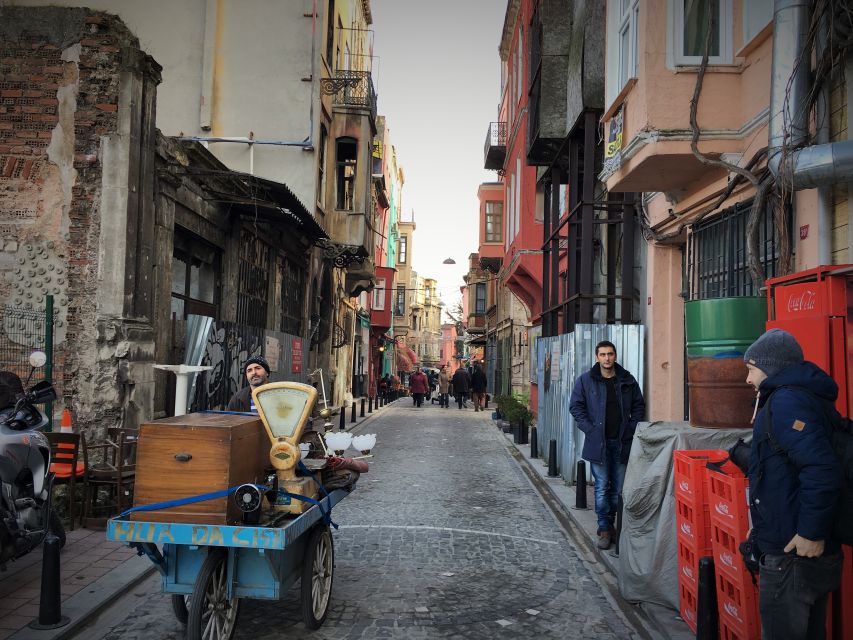 Istanbul: Off-the-Beaten-Track Istanbul Fener and Balat - Visit Local Markets