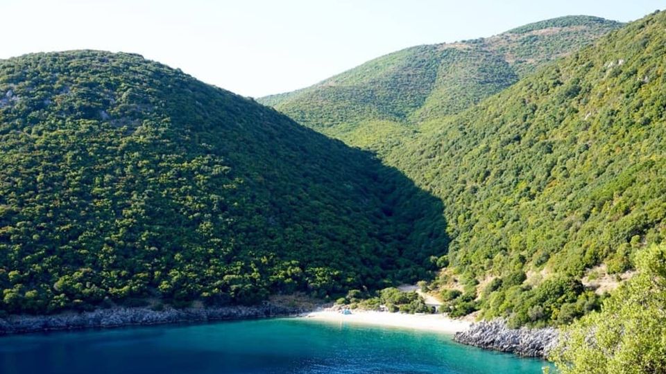 Kefalonia: Island Highlights Bus and Boat Tour With Lunch - Tour Guide and Experience