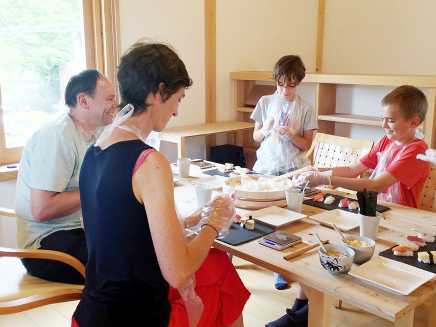 Kyoto: Authentic Sushi Making Cooking Lesson - Cultural Experience and Interaction